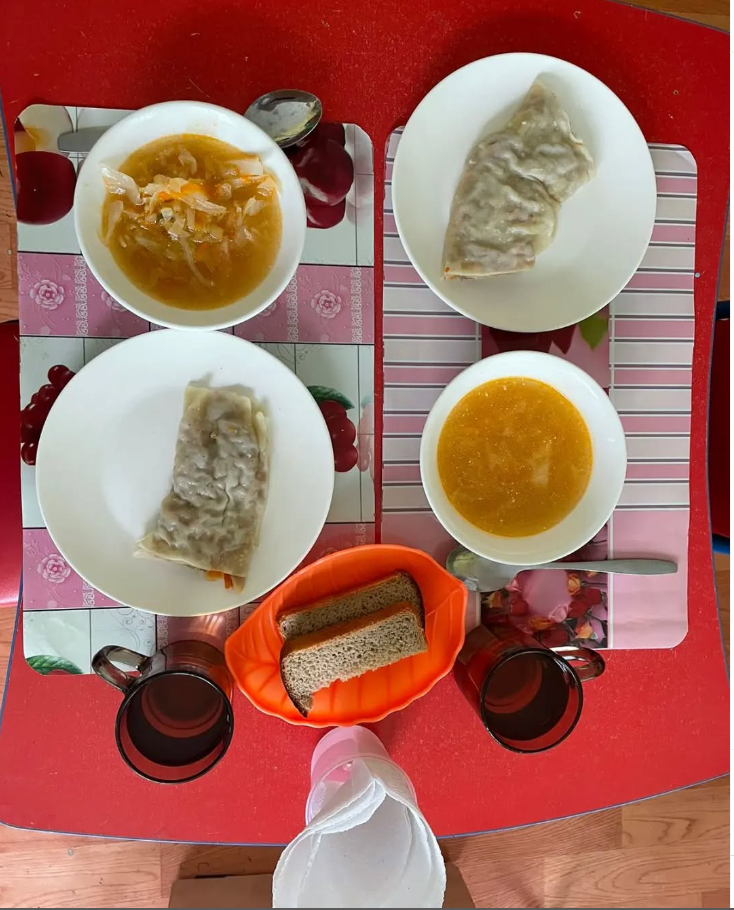 Бақшамыздағы түскі ас. Асымыз дәмді болсын🥯☕