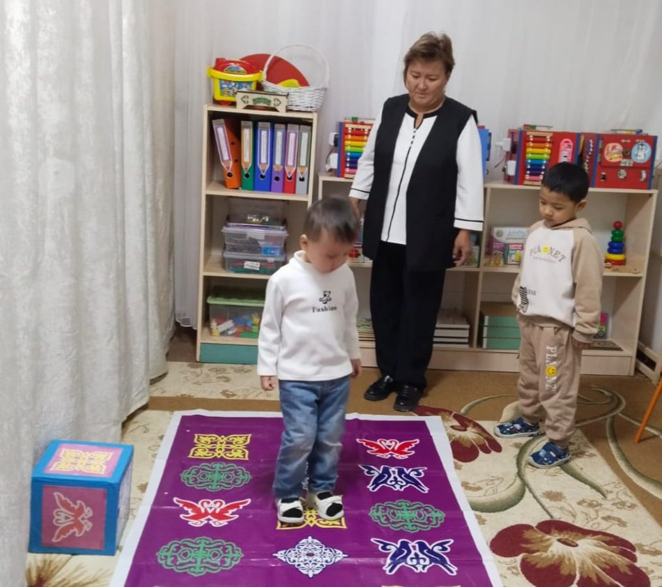 "Қазақшаң қалай балақай?"